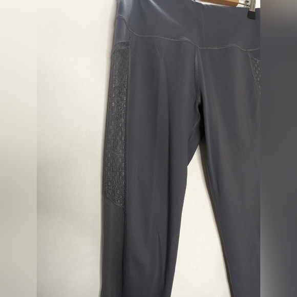 Victoria's Secret VSX Sport Knockout Light Purple Leggings Medium Mesh Lilac - Picture 3 of 6